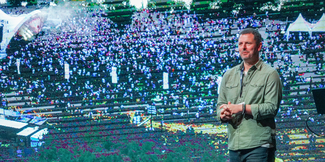 LLB-Expo-2024_13-1.jpg En man står framför en stor skärm.